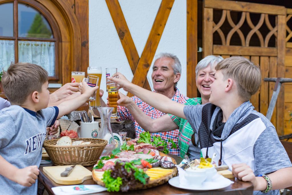 Hoehengasthaus Kolmenhof An Der Donauquelle فورتفاغن المظهر الخارجي الصورة
